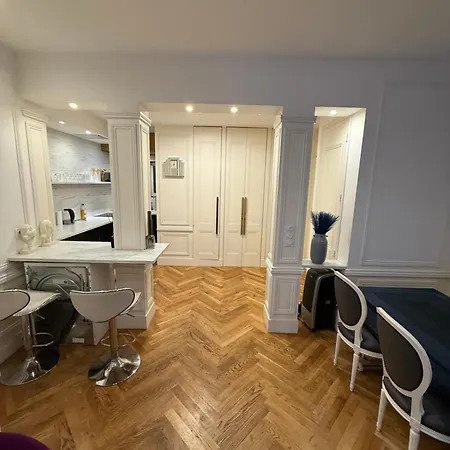 Apartment Champs Elysees - Prestigious 1br - Sleeps 5 *