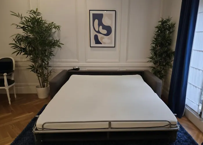 Standing - Champs Elysee *