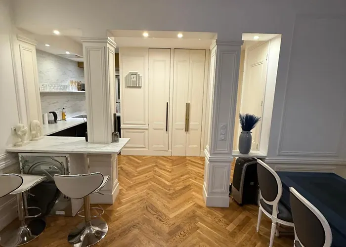 Apartment Standing - Champs Elysee *