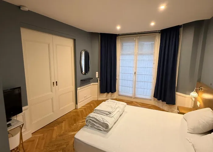 Apartment Standing - Champs Elysee