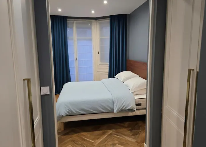 Apartment Standing - Champs Elysee *